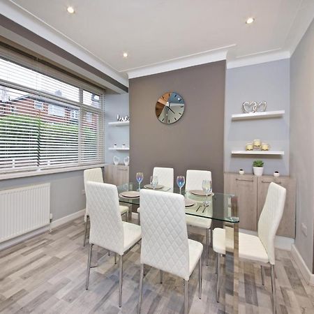 Beautiful Cozy Home With Free Parking Manchester Kültér fotó