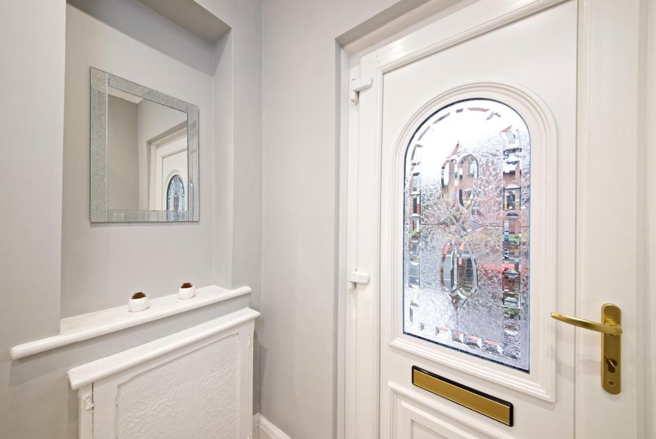 Beautiful Cozy Home With Free Parking Manchester Kültér fotó