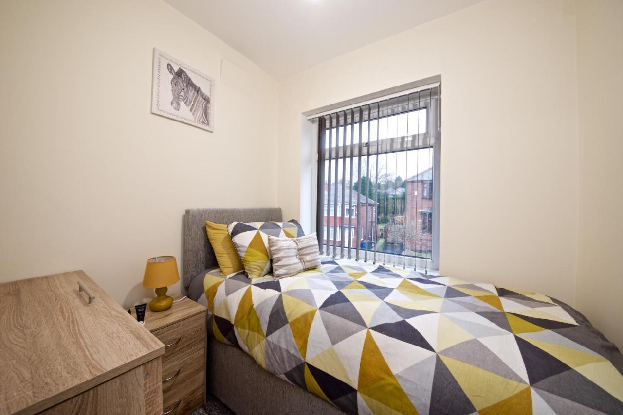 Beautiful Cozy Home With Free Parking Manchester Kültér fotó